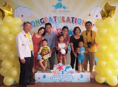 baby swimming family games_highlight 10