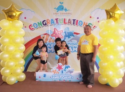 baby swimming family games_highlight 11