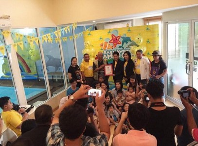 baby swimming family games_highlight 13