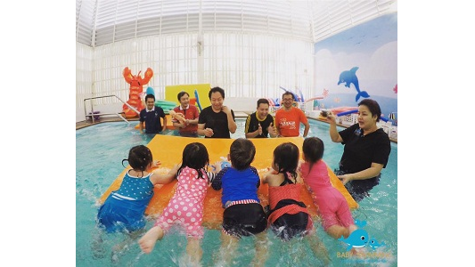 baby swimming thailand_17.6.16