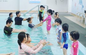 baby learn how to swim in thailand