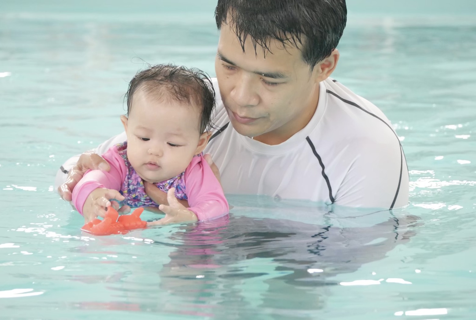 teaching toddler to swim